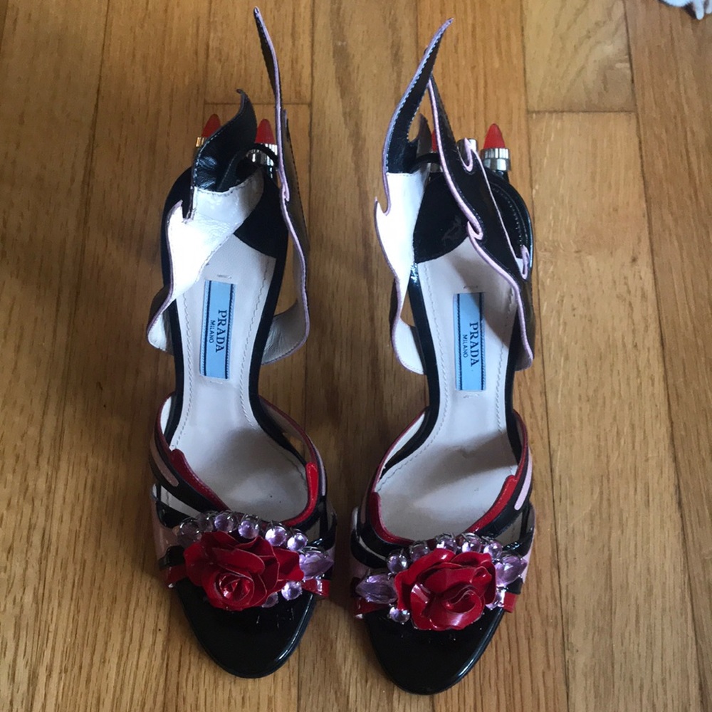 Prada Black and Red Heels with Floral Accent - Picture 2 of 8